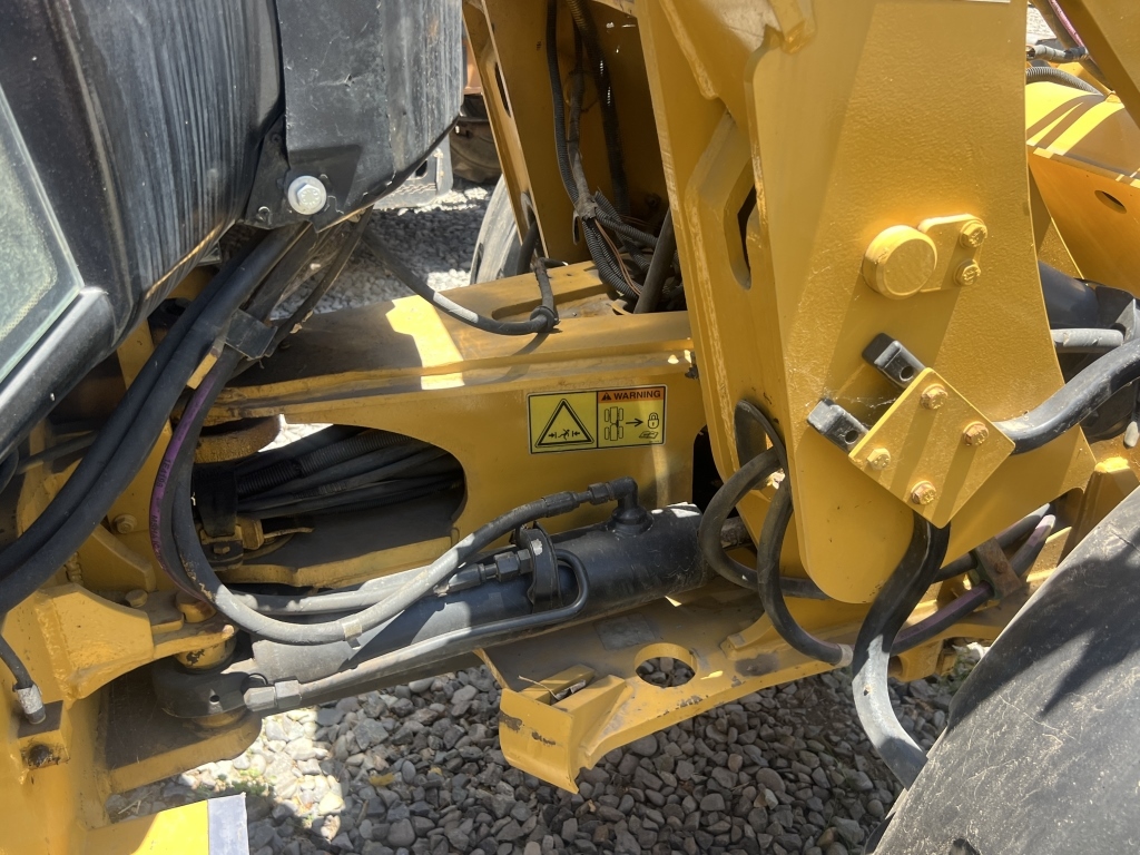 2011 Caterpillar 908h Wheel Loader