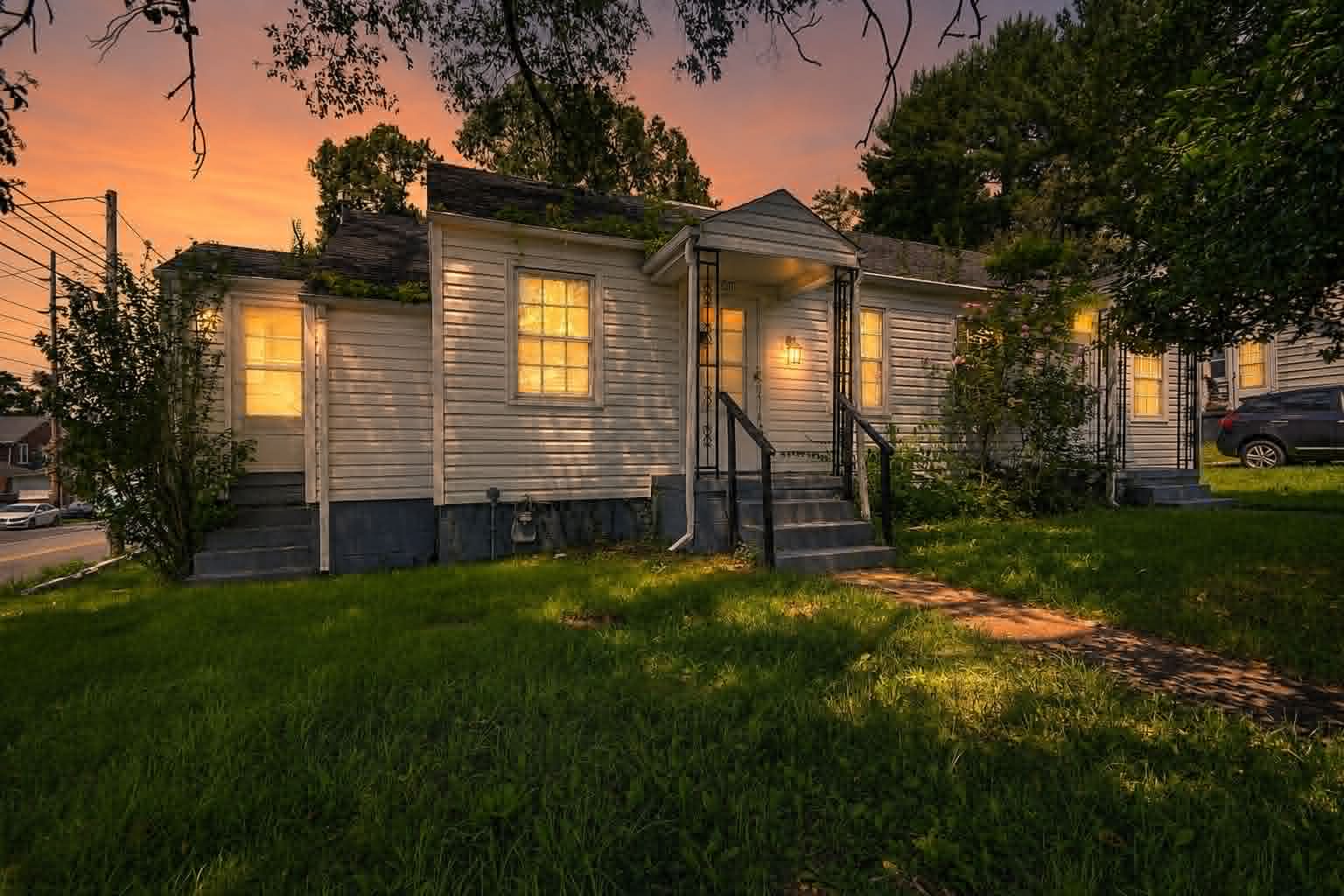 Investment Multifamily: 601 / 603 Weaver Pike Bristol, TN 37620
